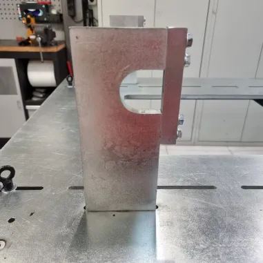 Reclosable check bench for go-kart frames