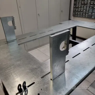 Reclosable check bench for go-kart frames