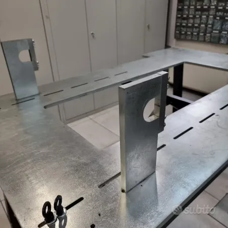 Reclosable check bench for go-kart frames